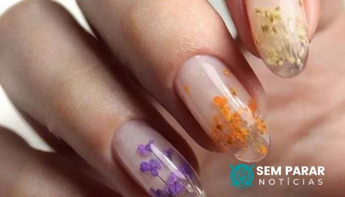 Conheça o Aplicativo que Simula Unhas Decoradas