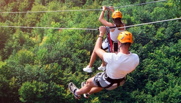 Aventura e Esportes Radicais Destinos Incríveis para Corajosos.