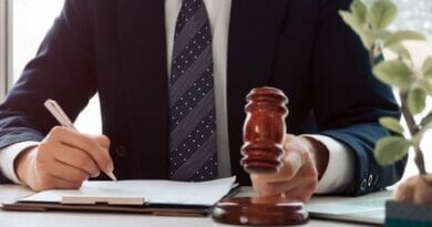 Leilões de Antiguidades Descubra Tesouros do Passado.