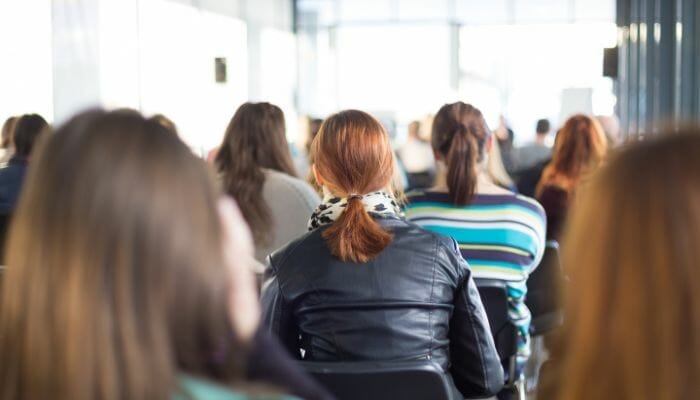 Financiamento Estudantil (FIES) Programa Nacional de Crédito.