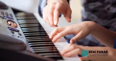 Aulas de Piano e Teclado Seu Caminho para a Excelência Musical