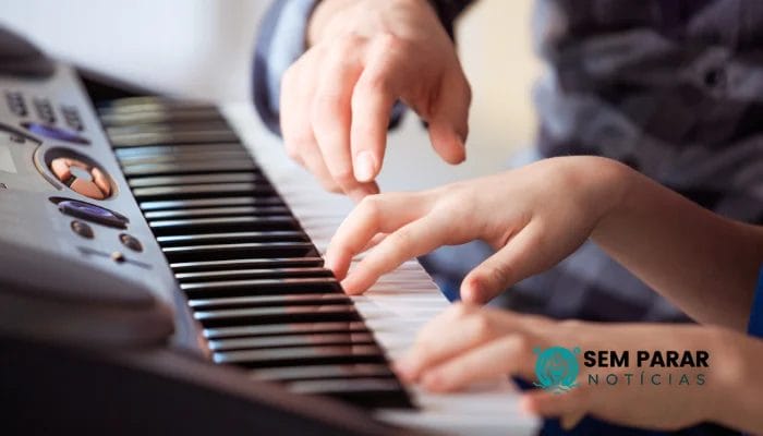 Aulas de Piano e Teclado Seu Caminho para a Excelência Musical