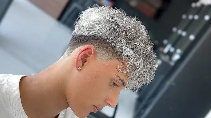 Iluminando o Visual: Como Fazer Luzes no Cabelo Masculino